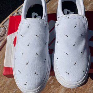 NIKE W Sz 6.5 Court Royale Slip Sneaker White